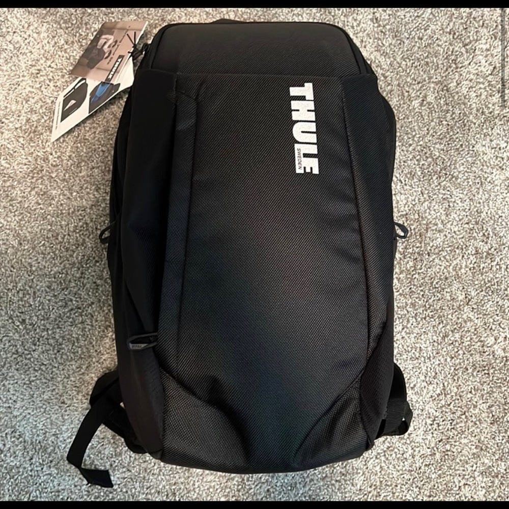 NEW Thule Sweden 20L backpack
